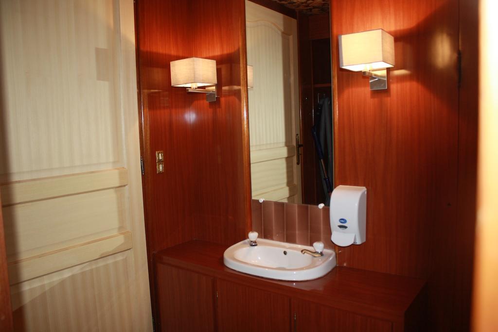 Le Betrot Bed and Breakfast Estissac Rum bild