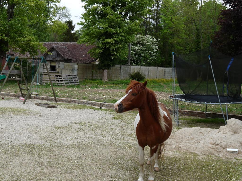 Le Betrot Bed and Breakfast Estissac Exteriör bild