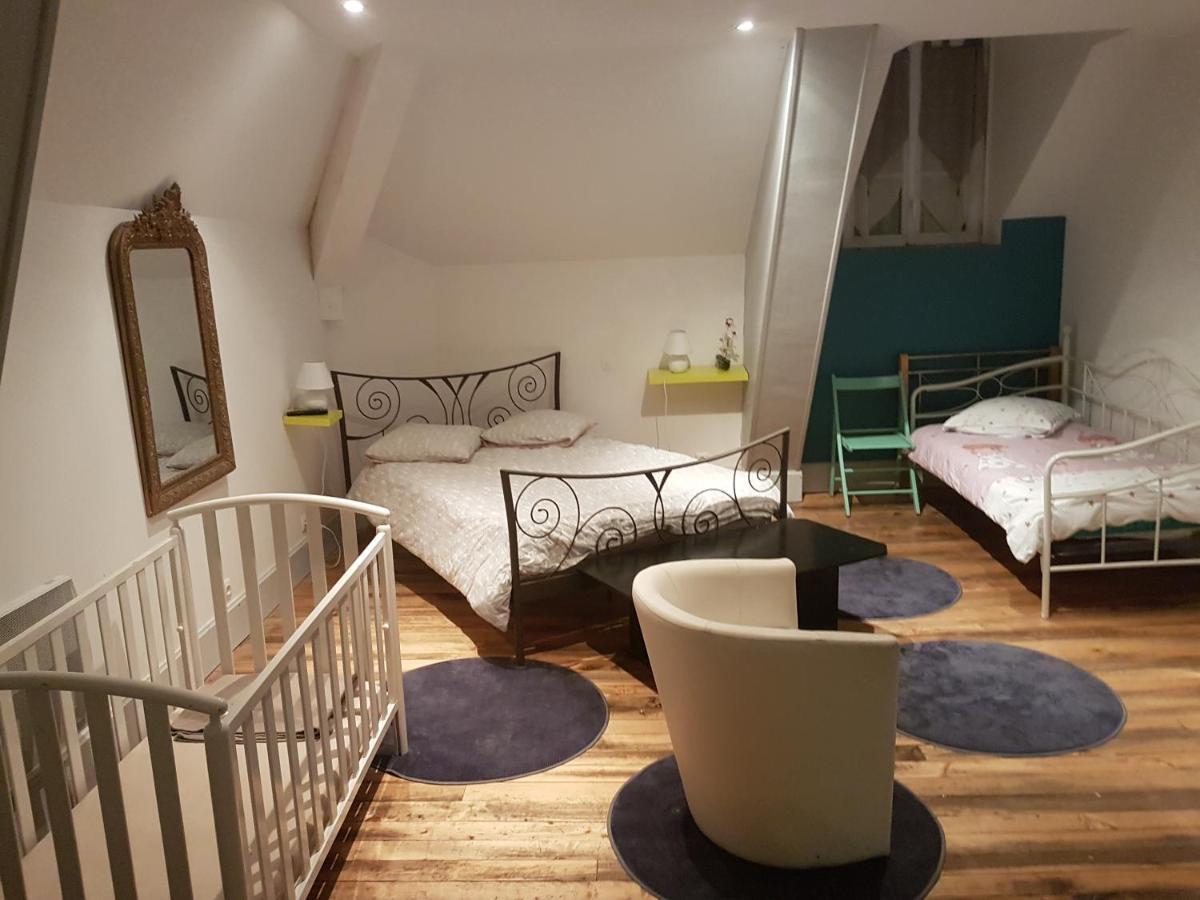 Le Betrot Bed and Breakfast Estissac Exteriör bild