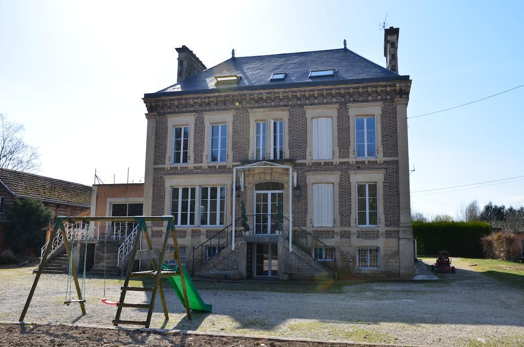 Le Betrot Bed and Breakfast Estissac Exteriör bild