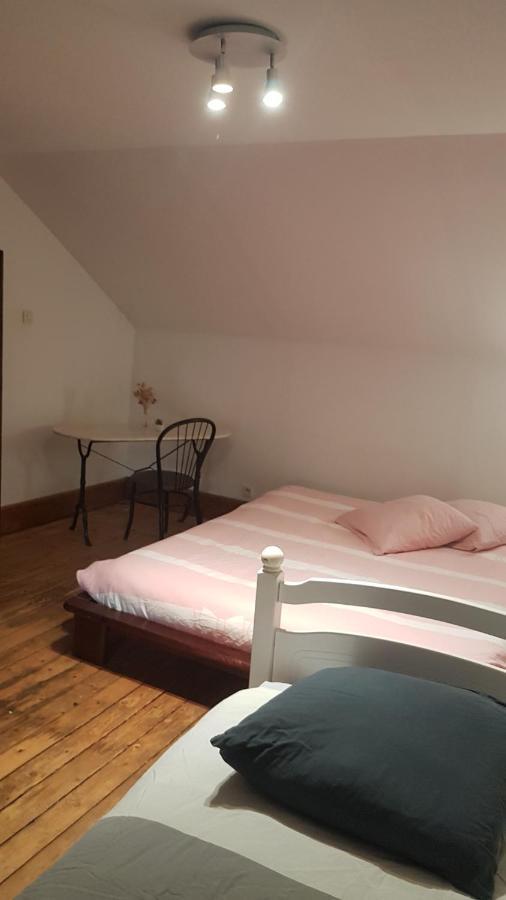 Le Betrot Bed and Breakfast Estissac Exteriör bild