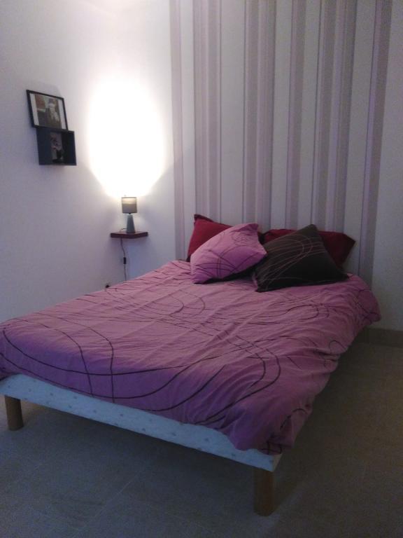 Le Betrot Bed and Breakfast Estissac Exteriör bild